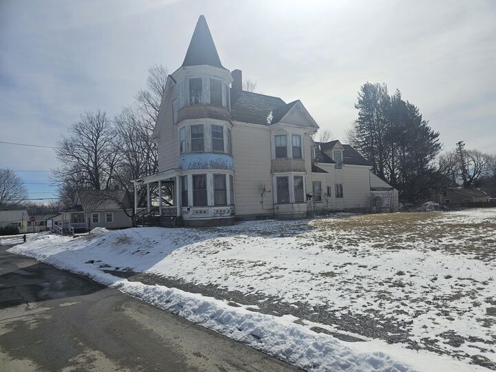 Property Photo:  13 Founders Street  ME 04765 