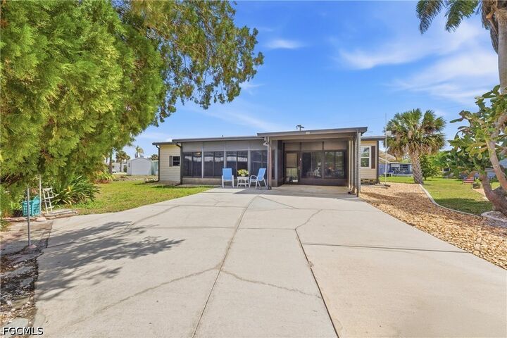 Property Photo:  508 Pine Tree Court  FL 33917 