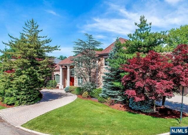 Property Photo:  27 Roberts Road  NJ 07632 