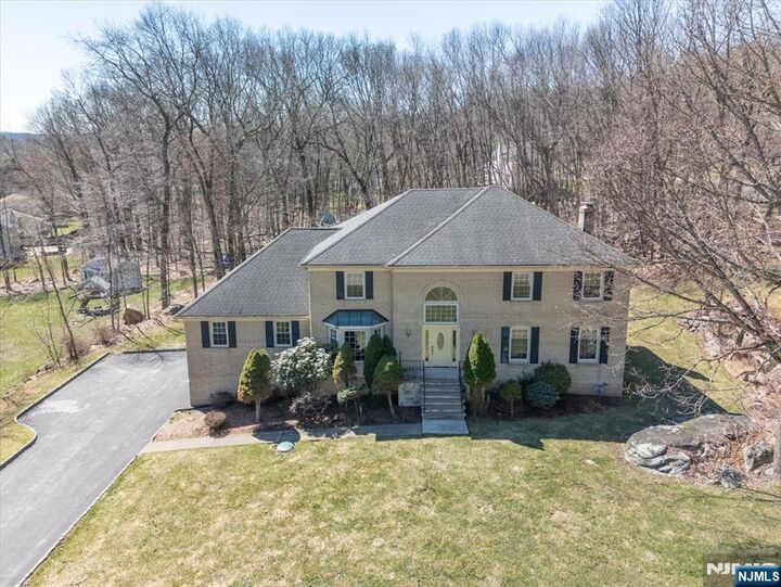 Property Photo:  17 Pleasant Village Drive  NJ 07876 