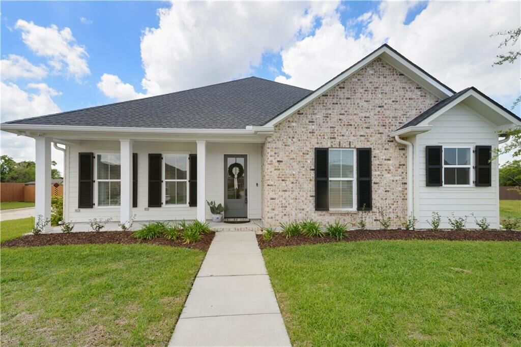 Property Photo:  310 Belle Ormond Circle  LA 70047 
