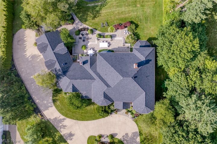 Property Photo:  25 Brandon Court  OH 44022 