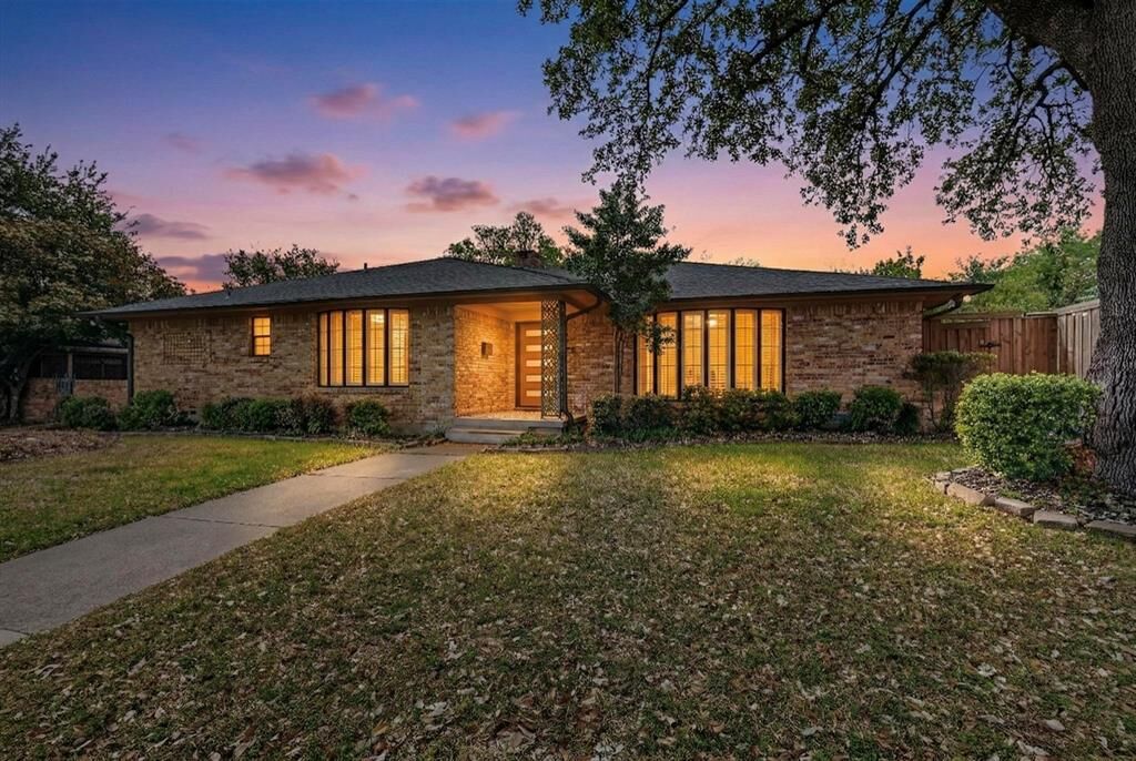 Property Photo: 1534 Mayfield Avenue TX 75041