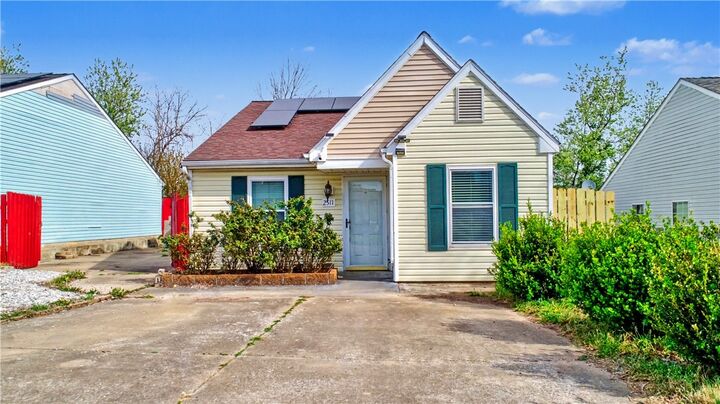 Property Photo:  2511 W Ash Place  AR 72758 