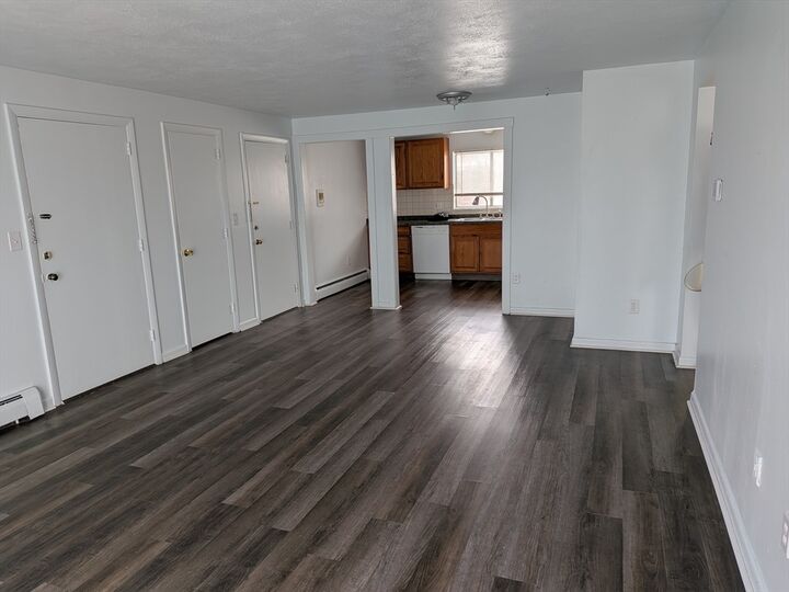 Property Photo:  83-R Hobartst C4  MA 01923 