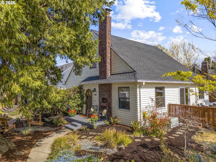 Property Photo: 1304 NE 51st Ave OR 97213