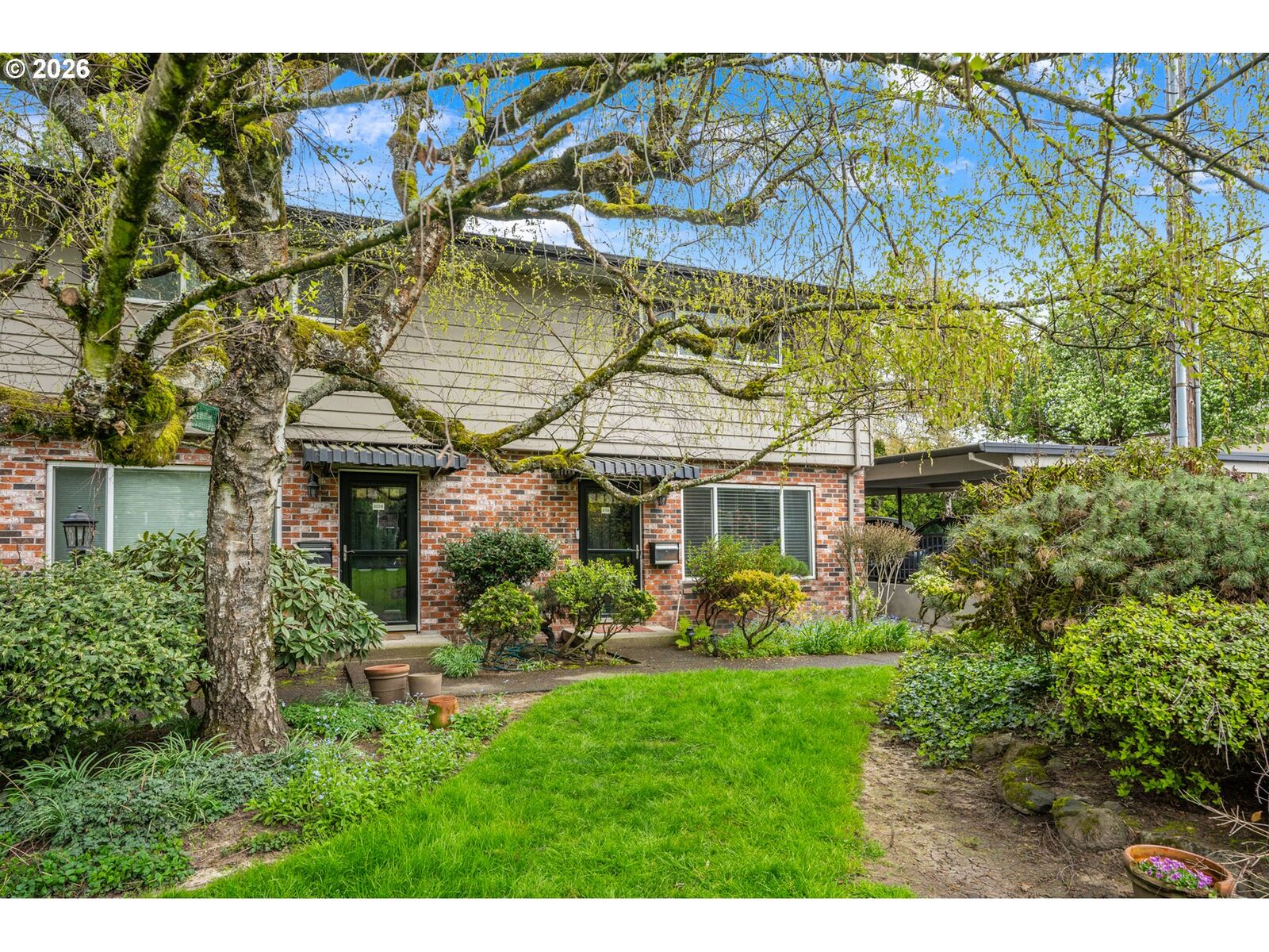 Property Photo: 8333 SE 23rd Ave A OR 97202