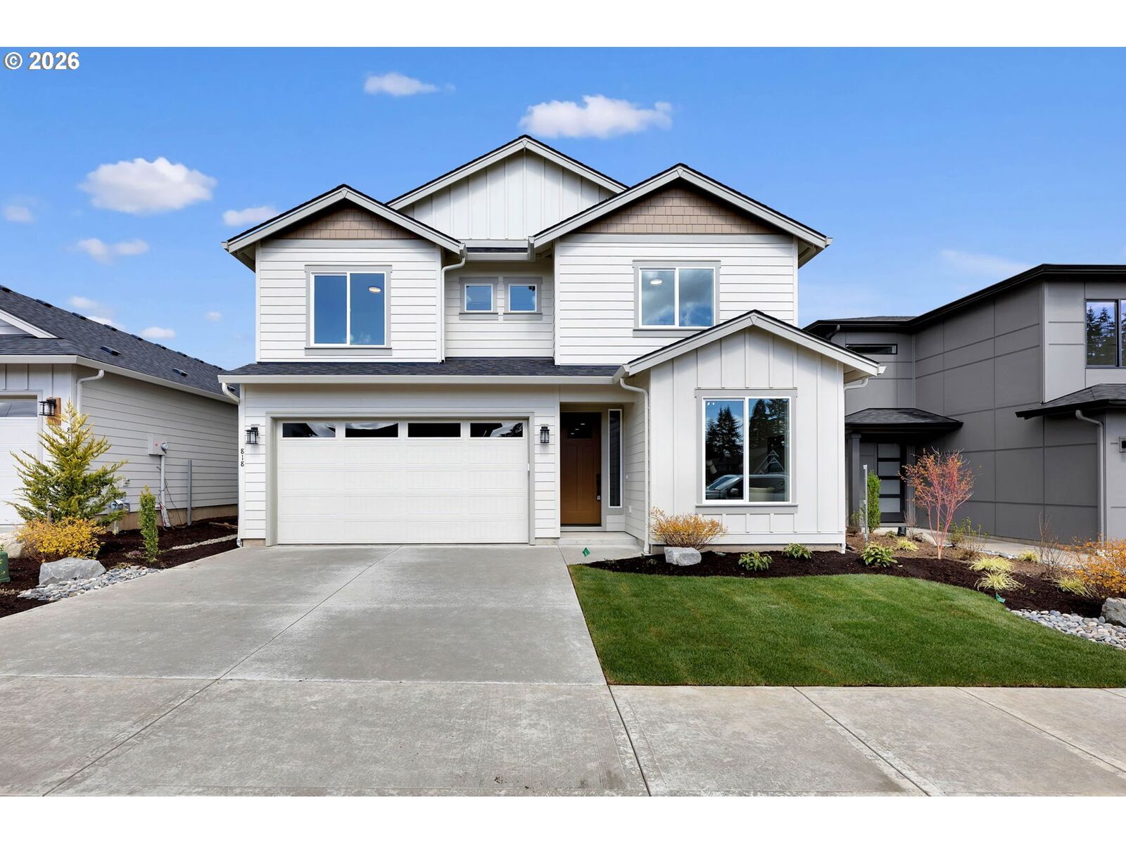 Property Photo:  818 SE 35th St  WA 98604 