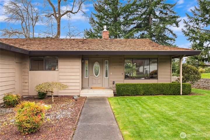 Property Photo:  24205  138th Avenue SE  WA 98042 