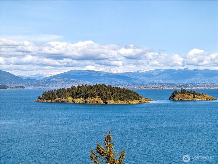 Property Photo:  7457  Holiday Boulevard  WA 98221 