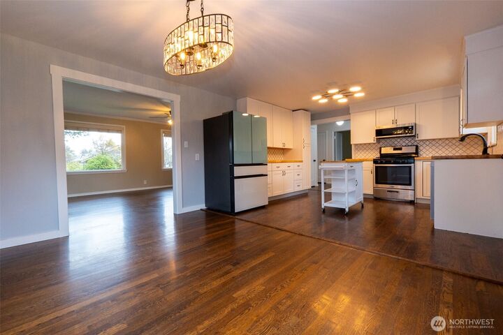 Property Photo:  6630 S Warner Street  WA 98409 