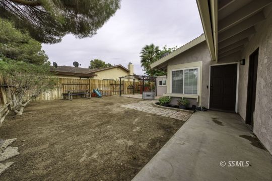 Property Photo: 1013 Mary Ann Ave CA 93555