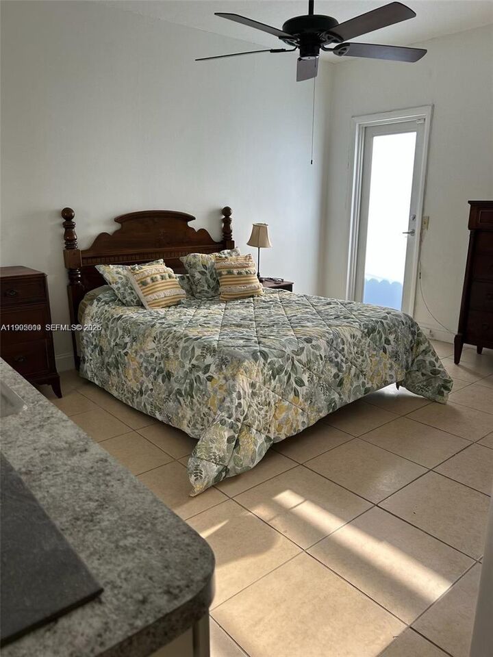Property Photo:  9525 SW 16th St A  FL 33165 