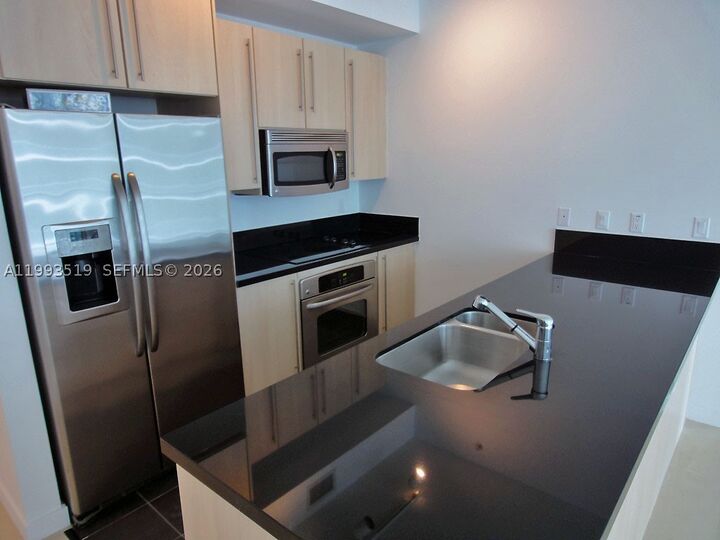 Property Photo: 1111 SW 1 Av 1715-N FL 33130