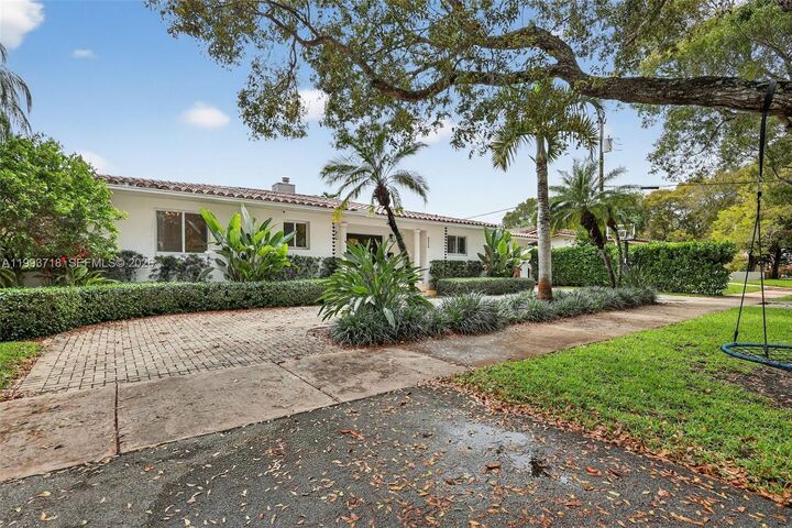 Property Photo:  3258 Riviera Dr  FL 33134 