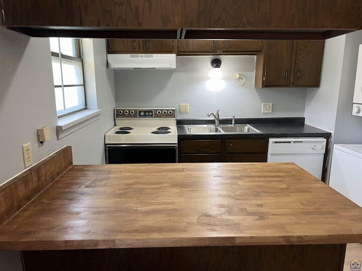 Property Photo: 1209-1211 Yuma St KS 66502