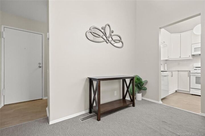 Property Photo: 48 Olcott Way 48 CT 06877