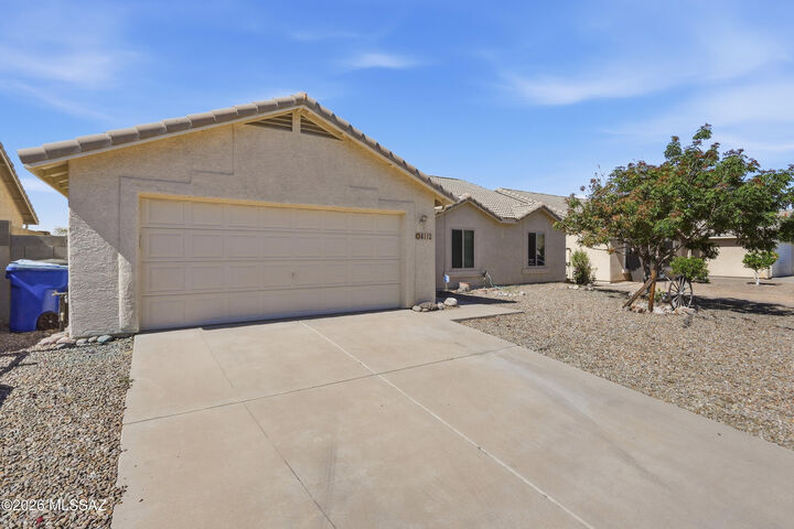 Property Photo: 8112 S Carbury Way AZ 85747