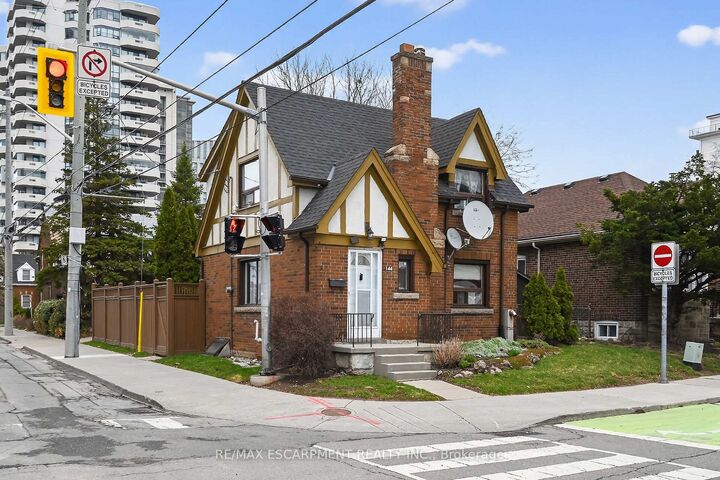 144 Hunter Street W — photo 1