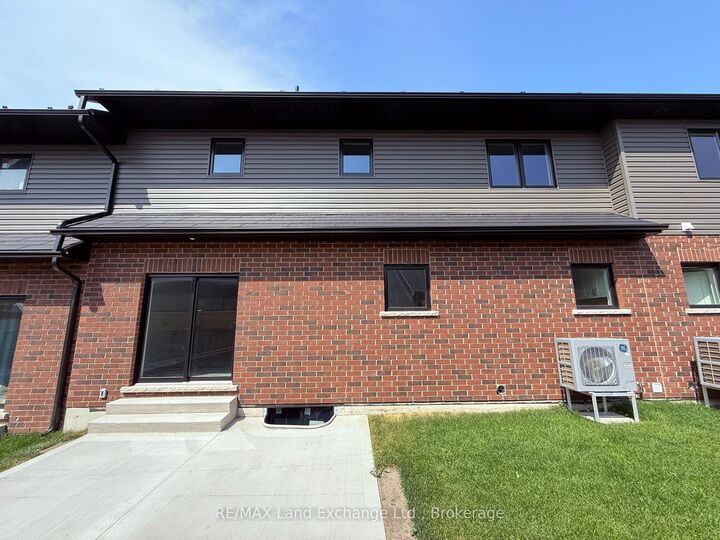 Property Photo: 8 Golf Links Road Unit 2 ON N2Z 0G1