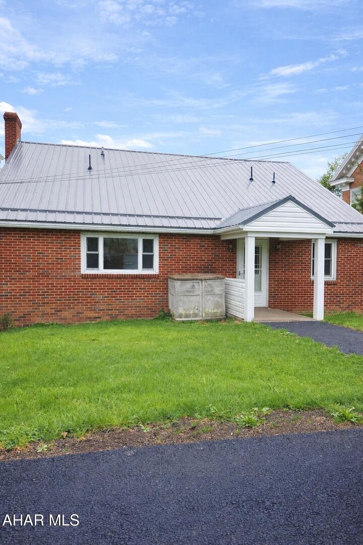 Property Photo: 2508 Broad Avenue PA 16601