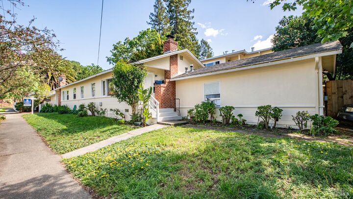Property Photo:  11 San Rafael Avenue  CA 94901 