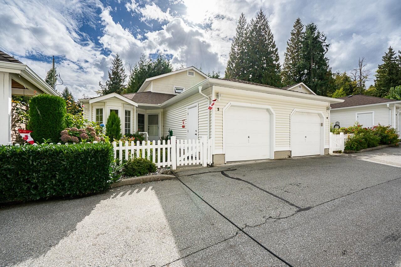 Property Photo: 6537 138th Street 3 BC V3W 0C2