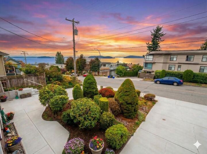 Property Photo: 1232 Foster Street BC V4B 3X1
