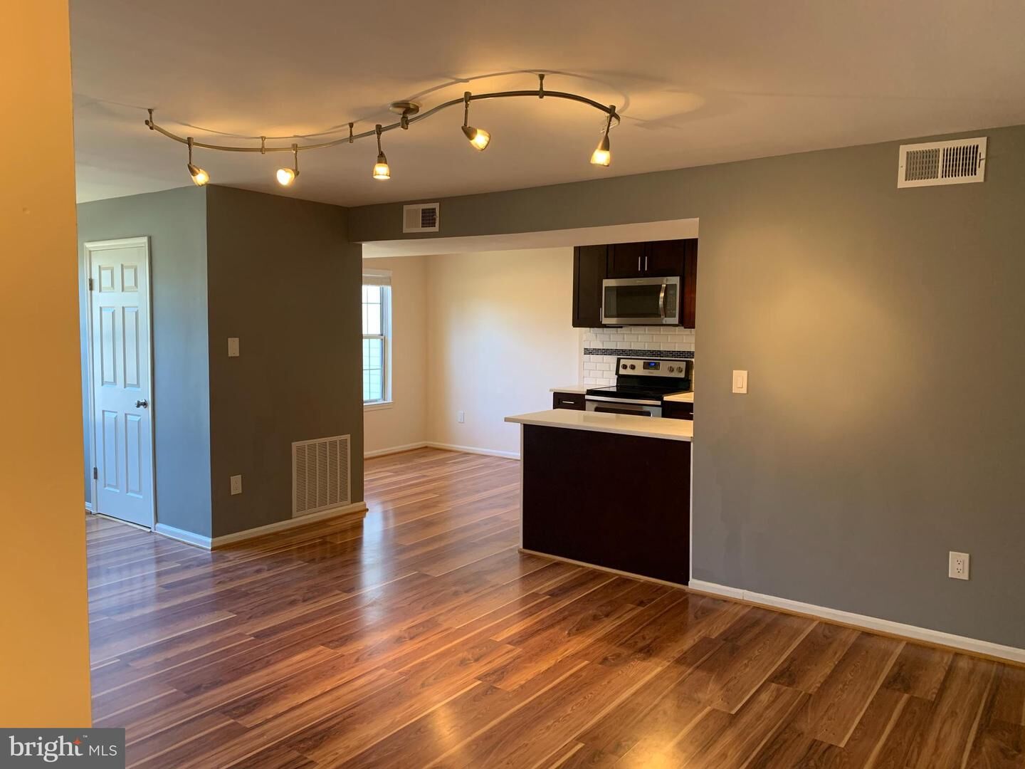Property Photo:  2 Normandy Square Court D  MD 20906 