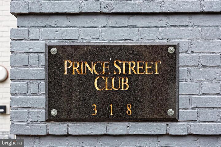 Property Photo:  318 Prince Street 7  VA 22314 