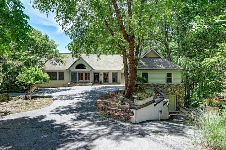 Property Photo:  109 Chattooga Run  NC 28739 