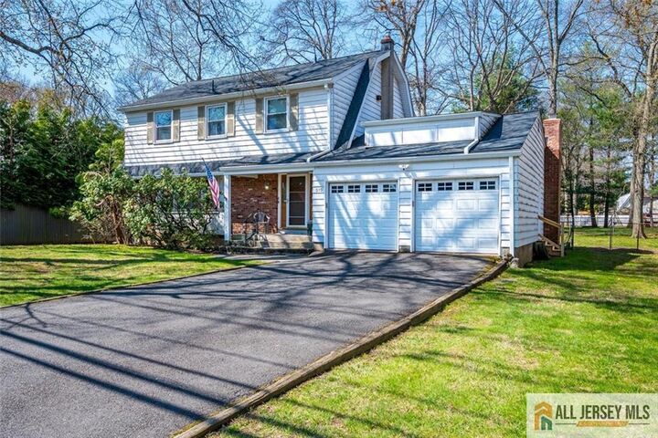 Property Photo:  575 Grove Avenue  NJ 08820 
