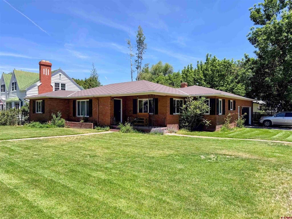 Property Photo:  222 La Veta Avenue  CO 81101 