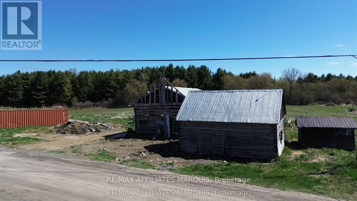 Property Photo:  520 Pioneer Road  ON K0G 1N0 