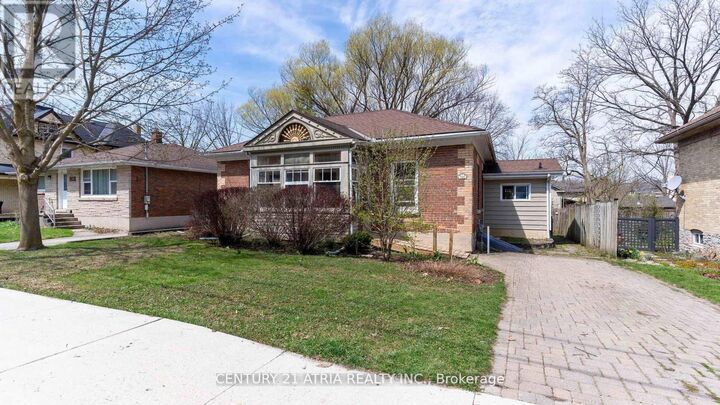 Property Photo:  130 Wellington Street South  ON N4X 1A6 