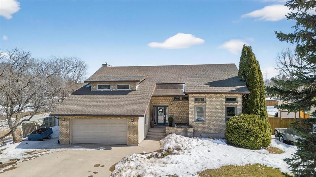 Property Photo:  3 Cromarty Place  MB R2E 0G6 