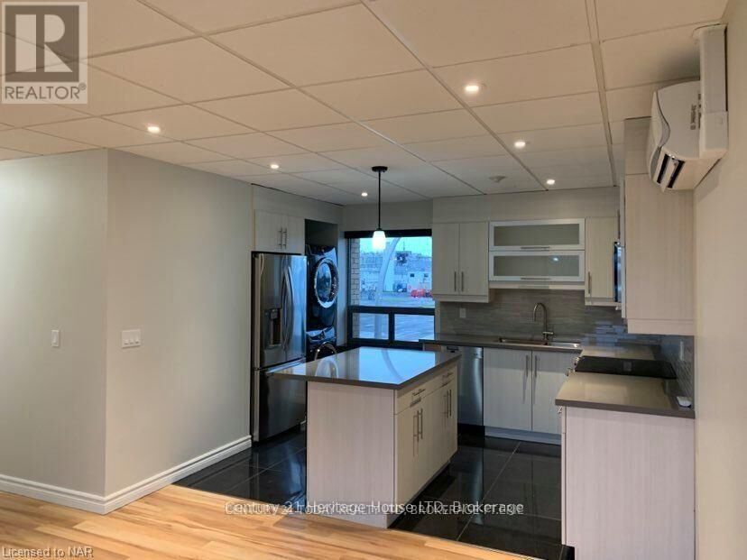 Photo de la propriété:  238 Bertie Street 1  ON L2A 1Z3 