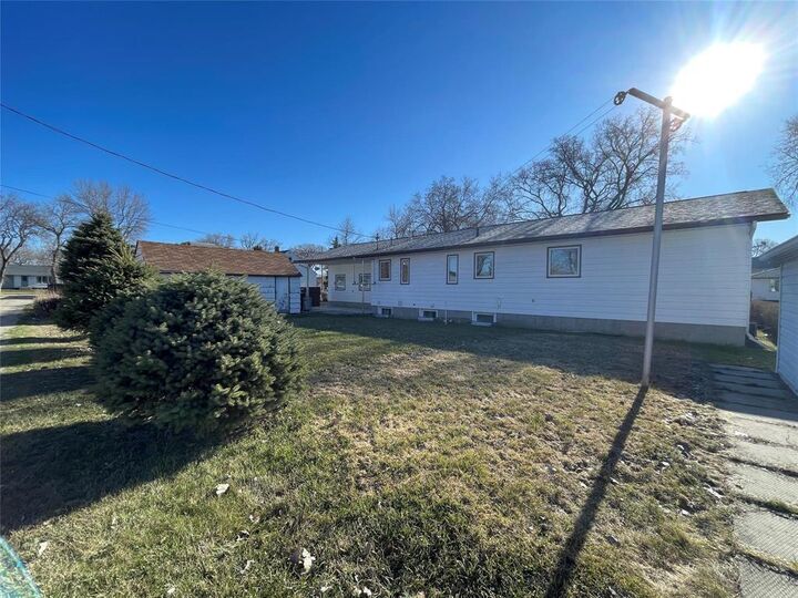 Property Photo:  278 Second Avenue  MB R0J 1H0 