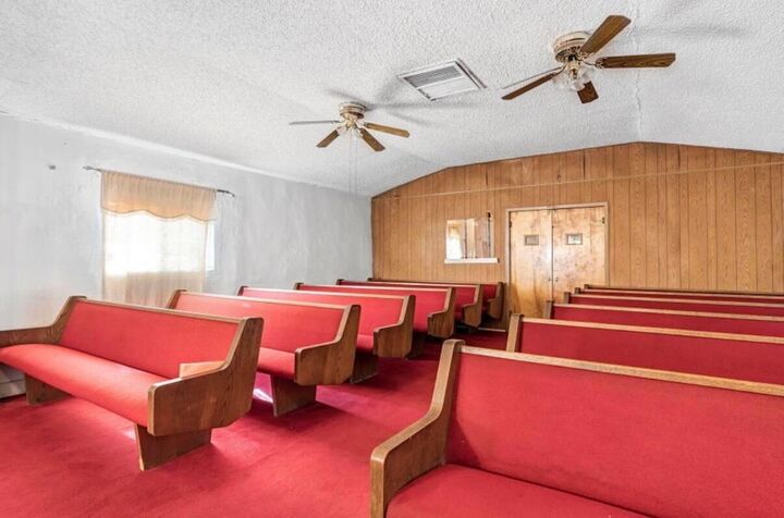 Property Photo:  260 Lod Angeles N  CA 93274 