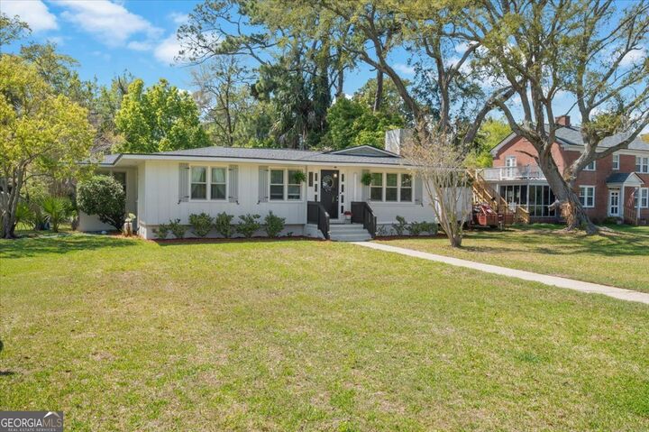 Property Photo: 1021 Lanier Boulevard GA 31520