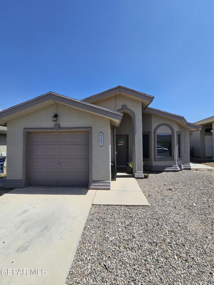 Property Photo:  4660 Beacham Street  TX 79938 