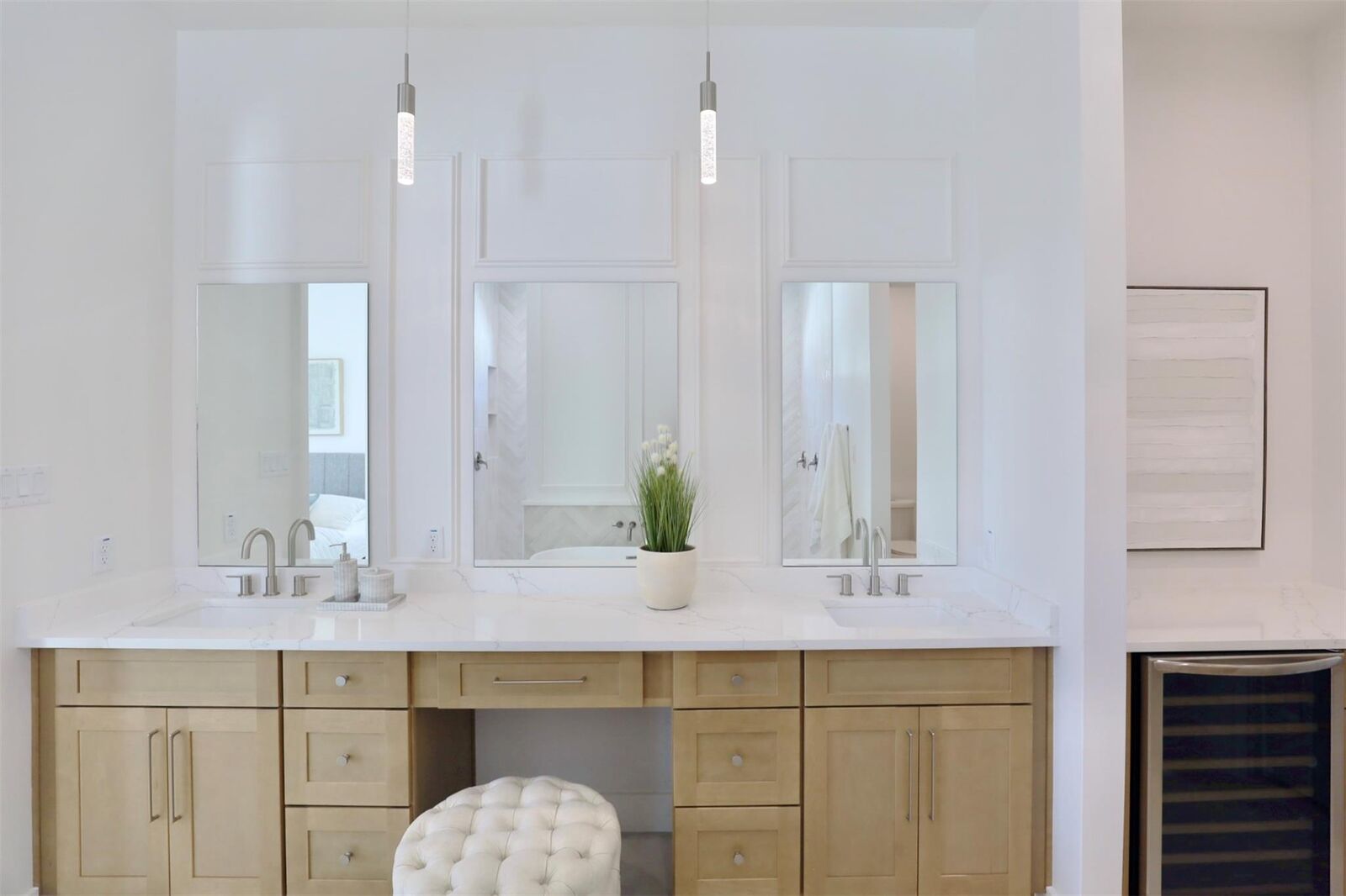 Property Photo:  136 E 37th Street  TX 77018 