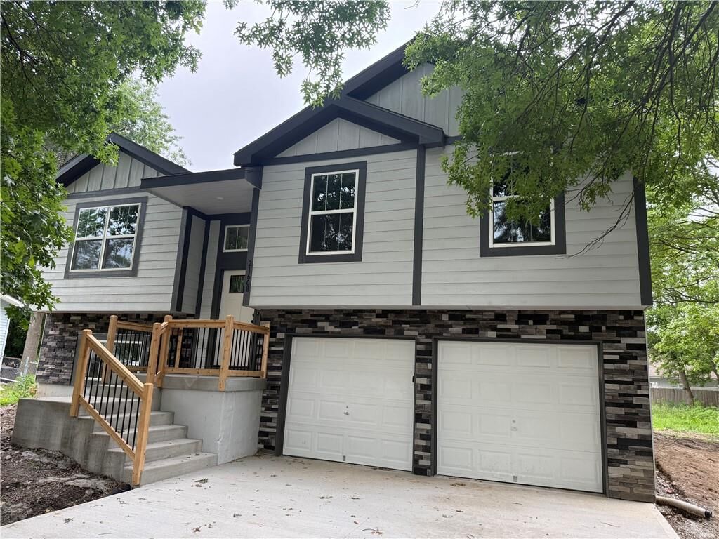 Property Photo:  21608 S Clairmont Street  MO 64078 