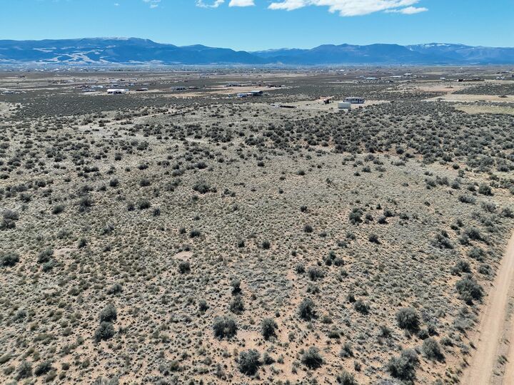 Property Photo: 6498 N 4200 W UT 84721