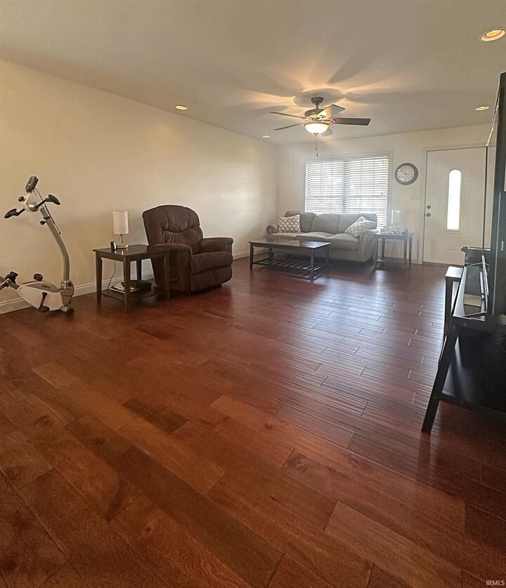 Property Photo:  903 SW 6th Street  IN 47501 