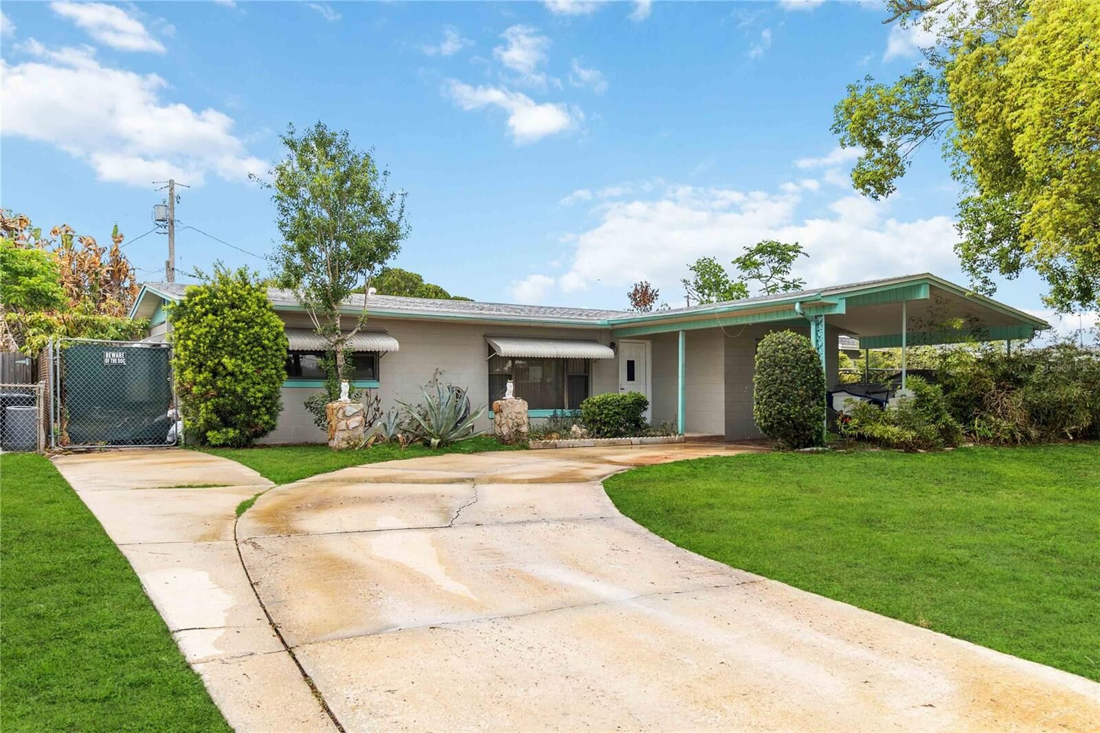 Property Photo:  6210 Spanish Oak Drive  FL 32809 