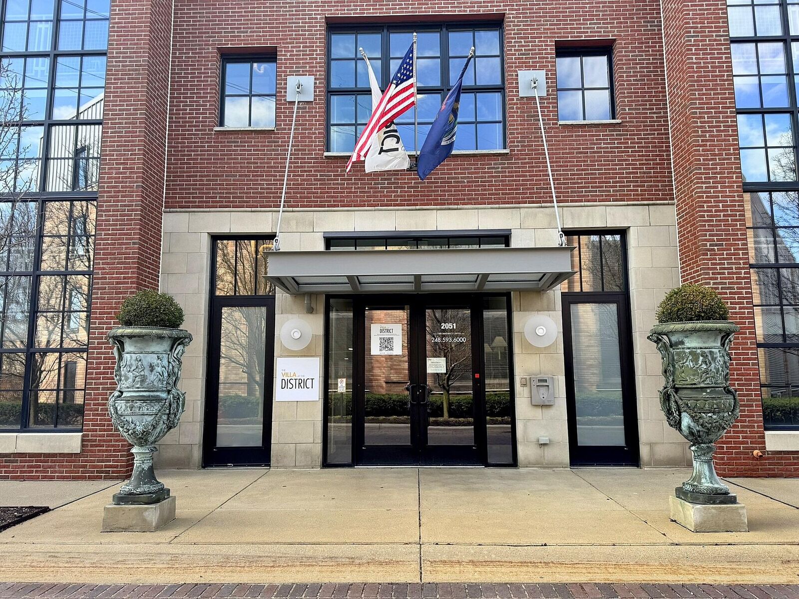 Property Photo:  2051 Villa Road  MI 48009 