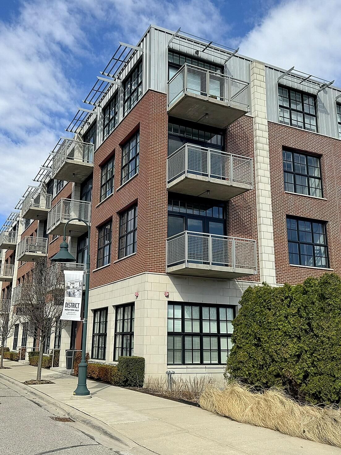 Property Photo:  2051 Villa Road  MI 48009 