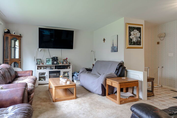 Property Photo: 1009 Hampton Court IL 60050