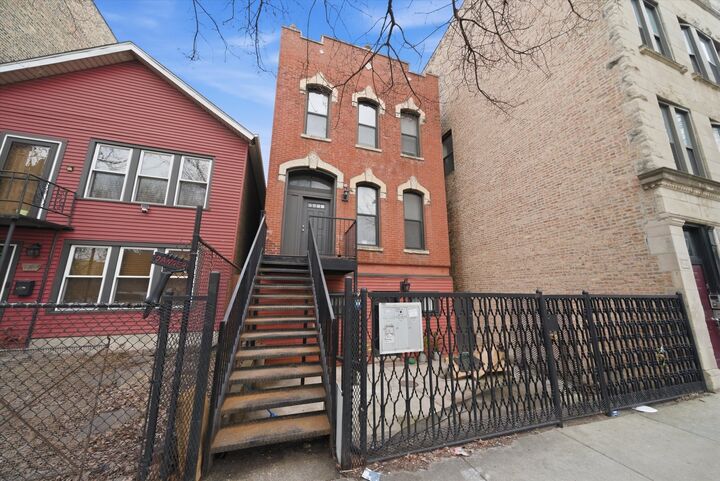 Property Photo:  1113 S Racine Avenue  IL 60607 